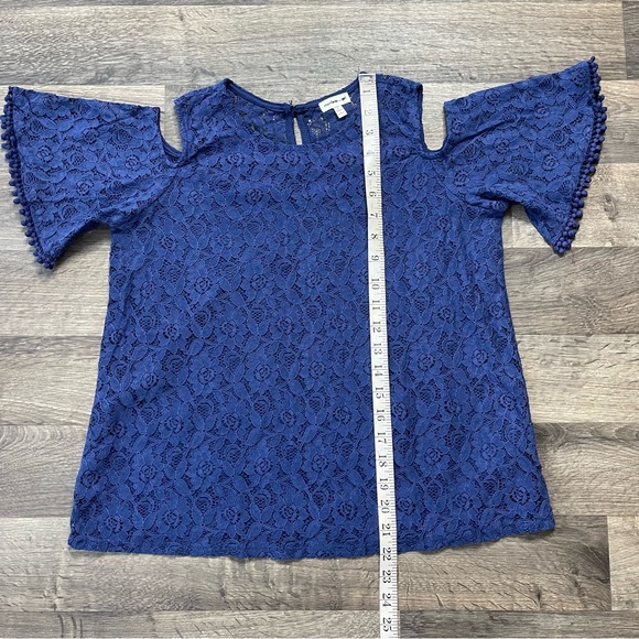 Monteau Girl Navy Blue Cold Shoulder Short Sleeve Lace Top Size 14(XL) - Picture 6 of 6